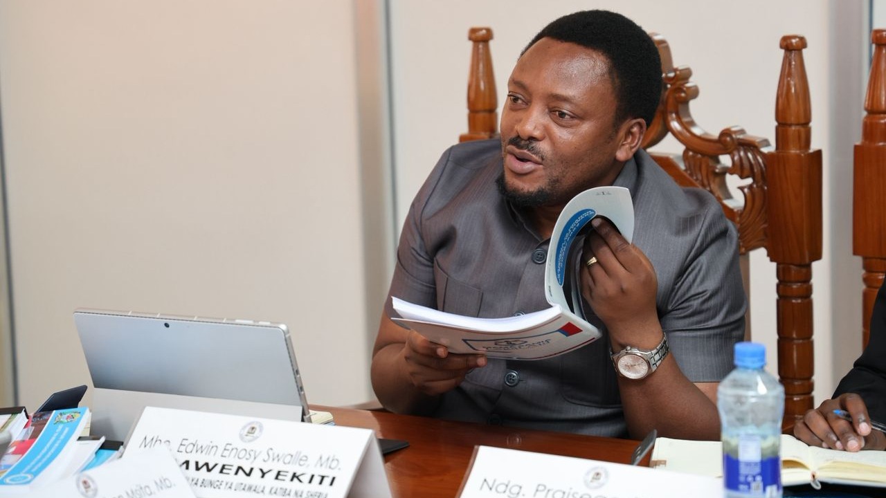 PARLIAMENTARY STANDING COMMITTEE ON GOVE...